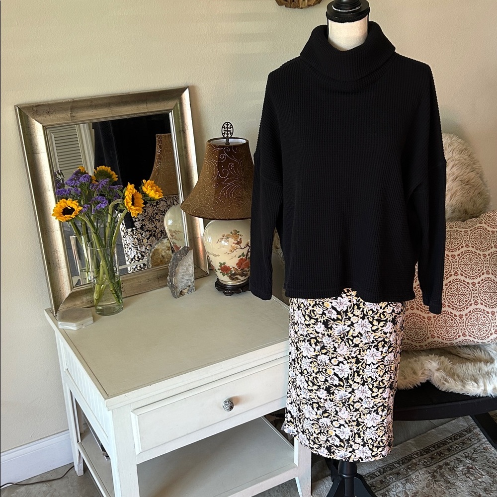 Old navy black cotton funnel turtleneck oversized boxy waffle knit top M​